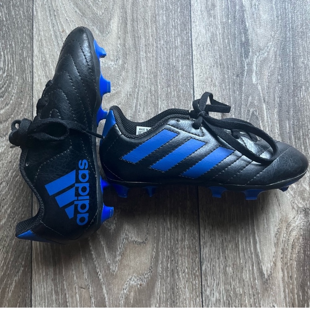 Like New Adidas Soccer Cleats